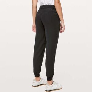 Lululemon On The Fly Joggers- Black